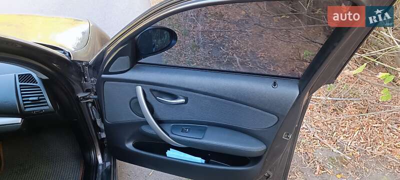 Хэтчбек BMW 1 Series 2008 в Александрие