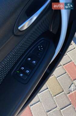 Хетчбек BMW 1 Series 2013 в 