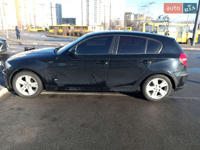 Хэтчбек BMW 1 Series 2008 в Киеве