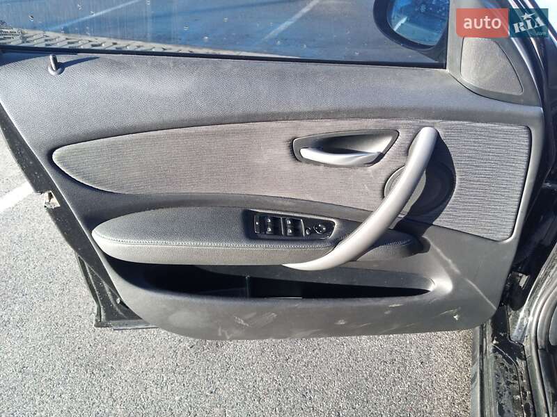 Хэтчбек BMW 1 Series 2008 в Киеве