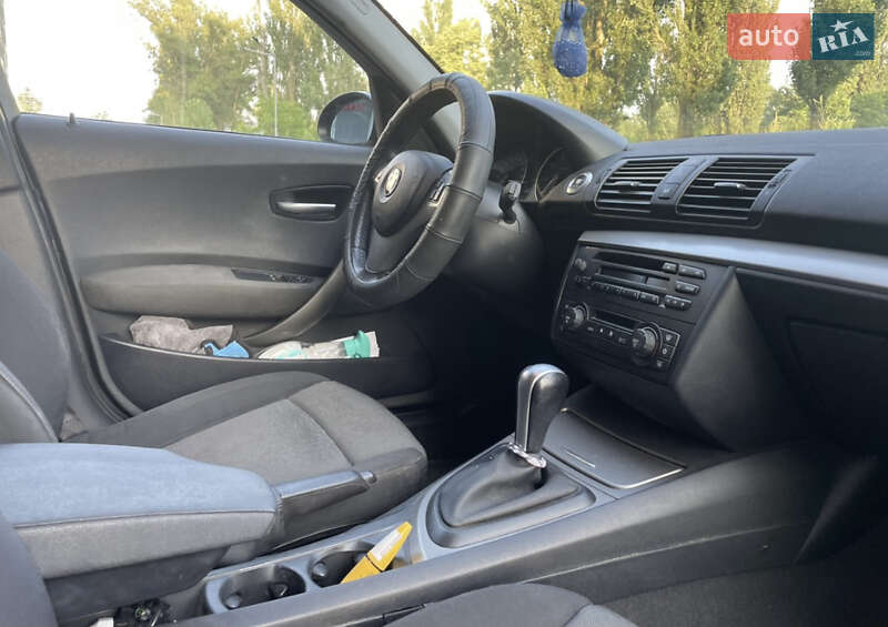 Хэтчбек BMW 1 Series 2006 в Киеве