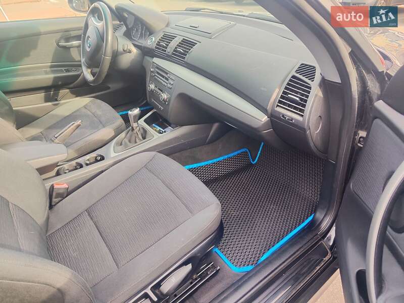 Хетчбек BMW 1 Series 2009 в Києві