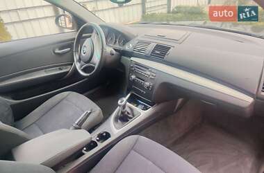 Хэтчбек BMW 1 Series 2009 в 