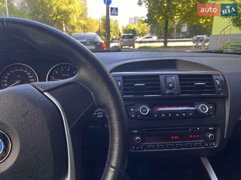 Хэтчбек BMW 1 Series 2012 в Киеве