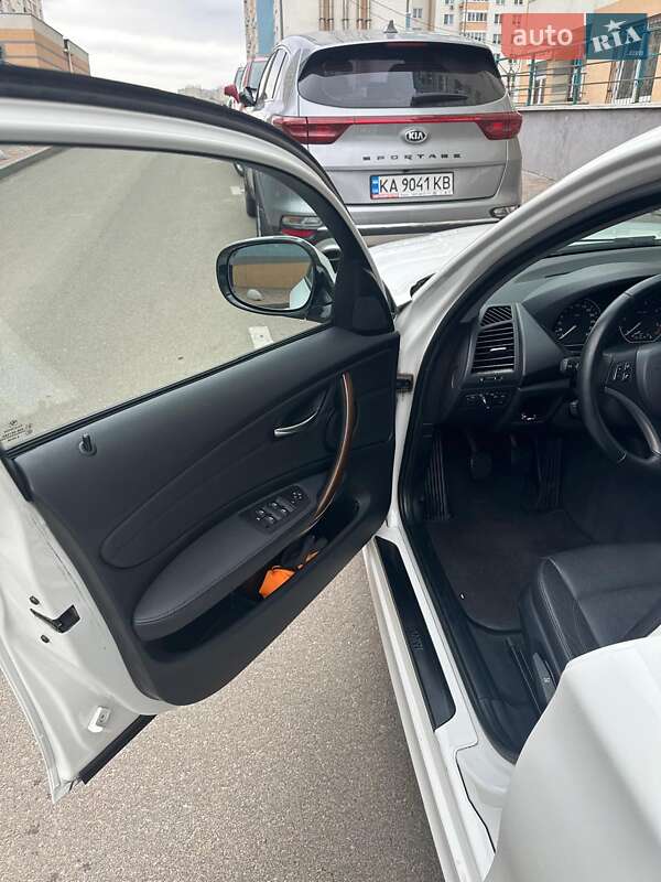 Хетчбек BMW 1 Series 2010 в Києві фото 8 Хетчбек BMW 1 Series 2010 в Києві