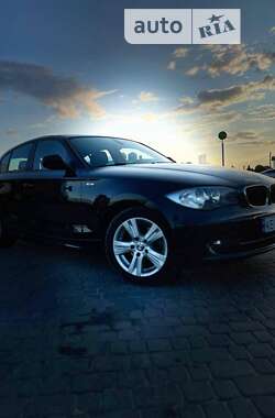 Хэтчбек BMW 1 Series 2011 в Новомосковске