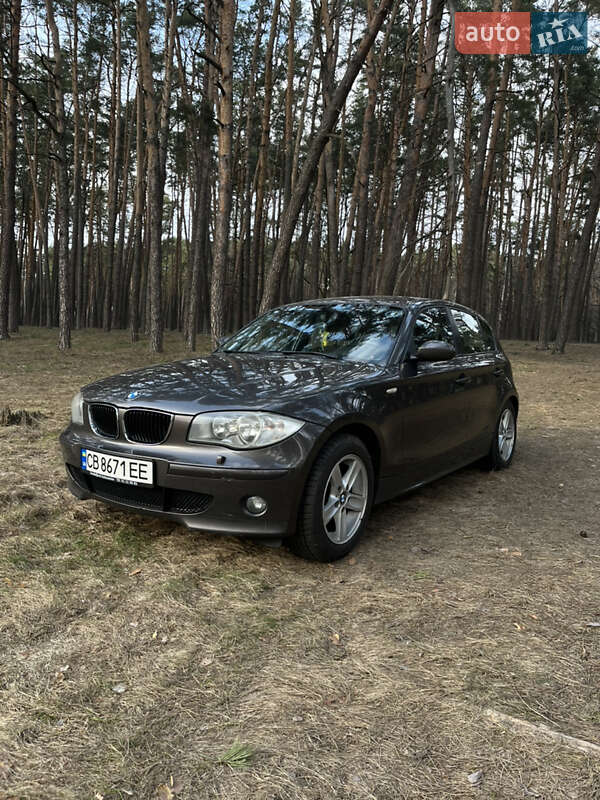 Хэтчбек BMW 1 Series 2006 в Чернигове