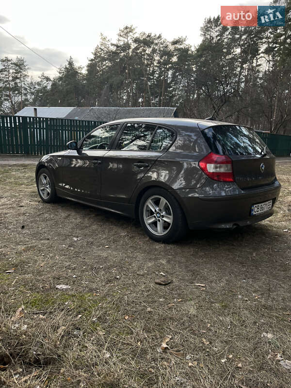 Хэтчбек BMW 1 Series 2006 в Чернигове