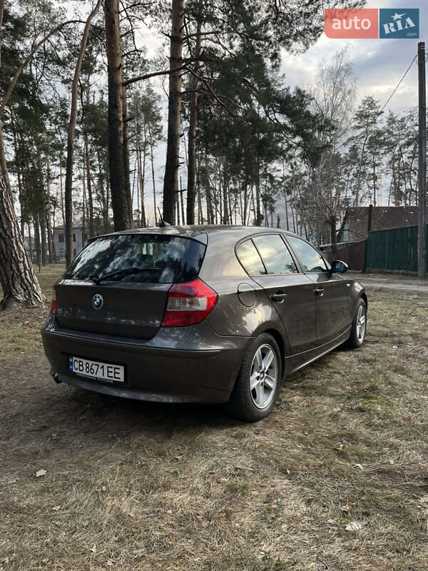 Хэтчбек BMW 1 Series 2006 в Чернигове