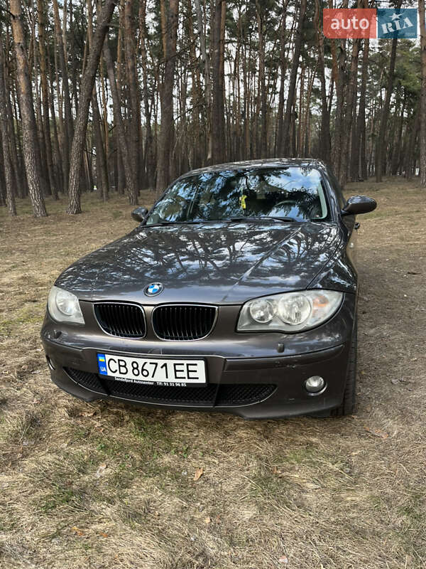 Хэтчбек BMW 1 Series 2006 в Чернигове
