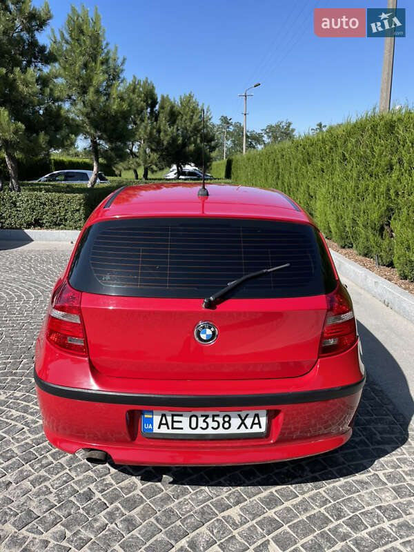 Хэтчбек BMW 1 Series 2009 в Днепре