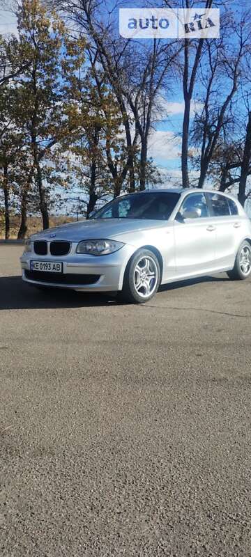 Хэтчбек BMW 1 Series 2010 в 