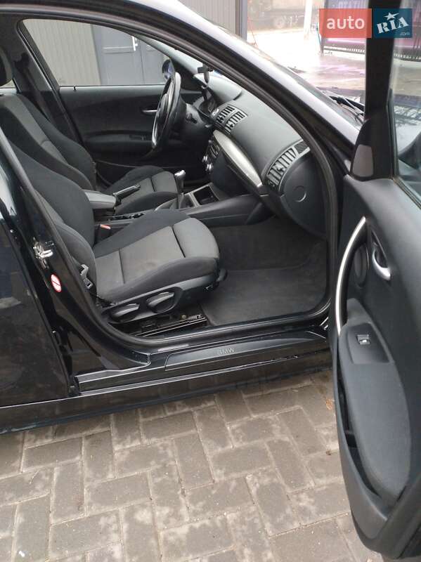 Хэтчбек BMW 1 Series 2004 в Ровно