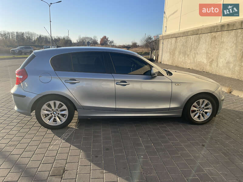 Хэтчбек BMW 1 Series 2009 в Львове