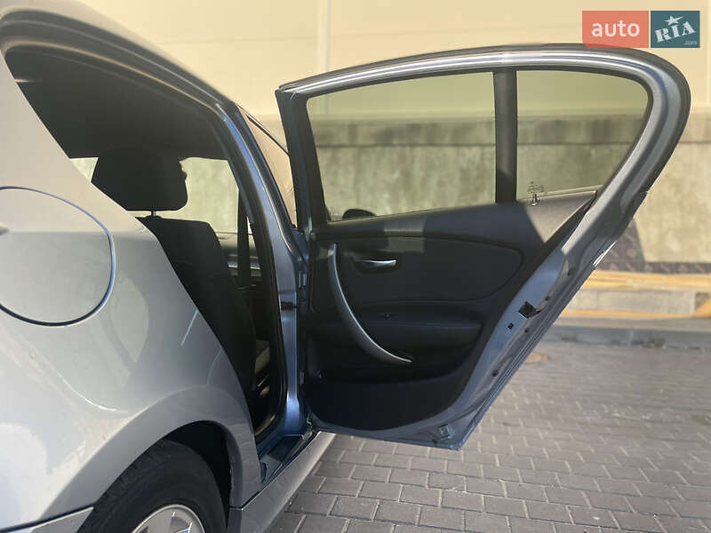 Хэтчбек BMW 1 Series 2009 в Львове
