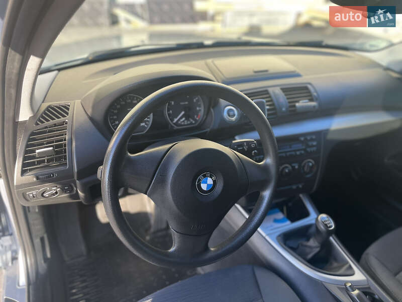 Хэтчбек BMW 1 Series 2009 в Львове