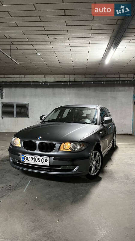 Хэтчбек BMW 1 Series 2011 в Львове