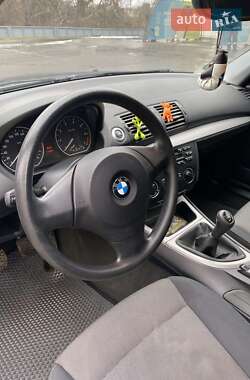 Хэтчбек BMW 1 Series 2005 в 