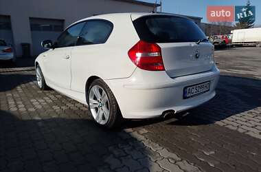 Хетчбек BMW 1 Series 2009 в 