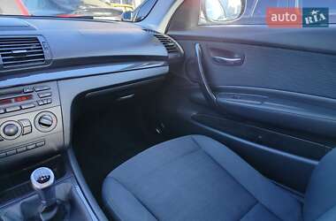 Хетчбек BMW 1 Series 2009 в 