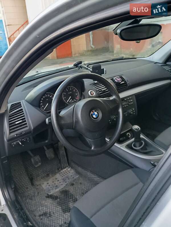 Хетчбек BMW 1 Series 2005 в Рівному фото 3 Хетчбек BMW 1 Series 2005 в Рівному