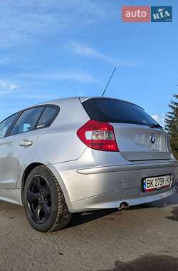 Хетчбек BMW 1 Series 2005 в 