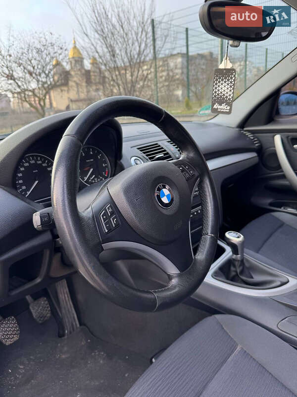 Хэтчбек BMW 1 Series 2008 в Южном