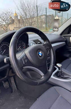 Хэтчбек BMW 1 Series 2008 в Южном