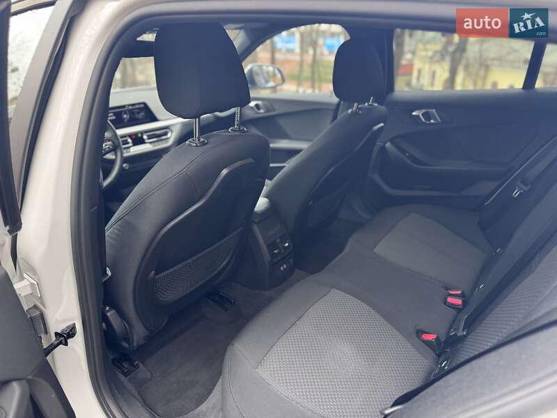 Хетчбек BMW 1 Series 2021 в Києві фото 7 Хетчбек BMW 1 Series 2021 в Києві
