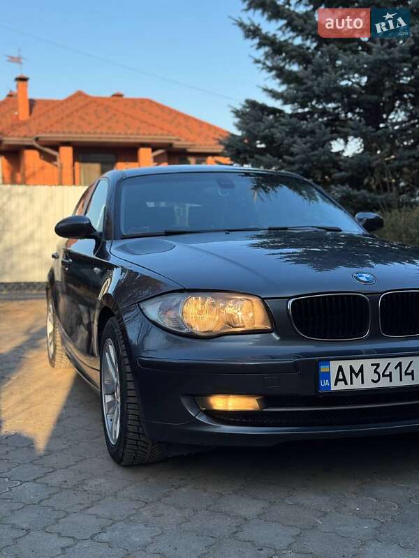 Хетчбек BMW 1 Series 2007 в Житомирі