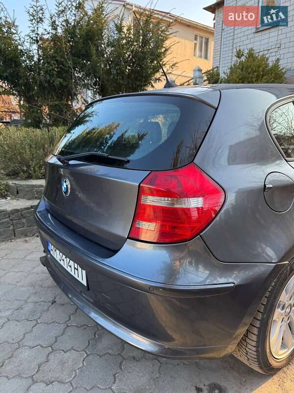 Хетчбек BMW 1 Series 2007 в Житомирі