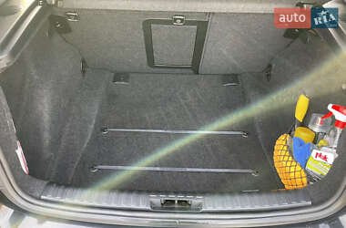 Хэтчбек BMW 1 Series 2010 в 