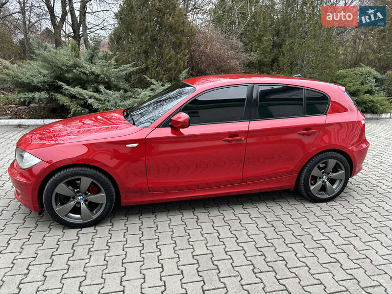 Хетчбек BMW 1 Series 2011 в Запоріжжі