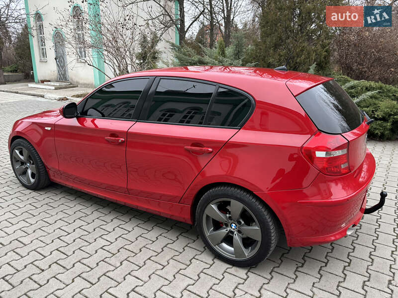 Хетчбек BMW 1 Series 2011 в Запоріжжі