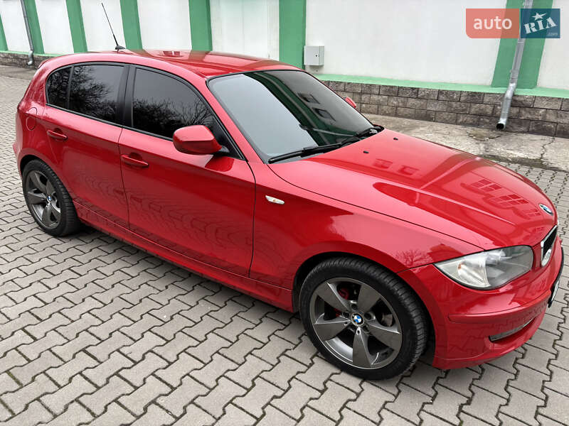 Хетчбек BMW 1 Series 2011 в Запоріжжі