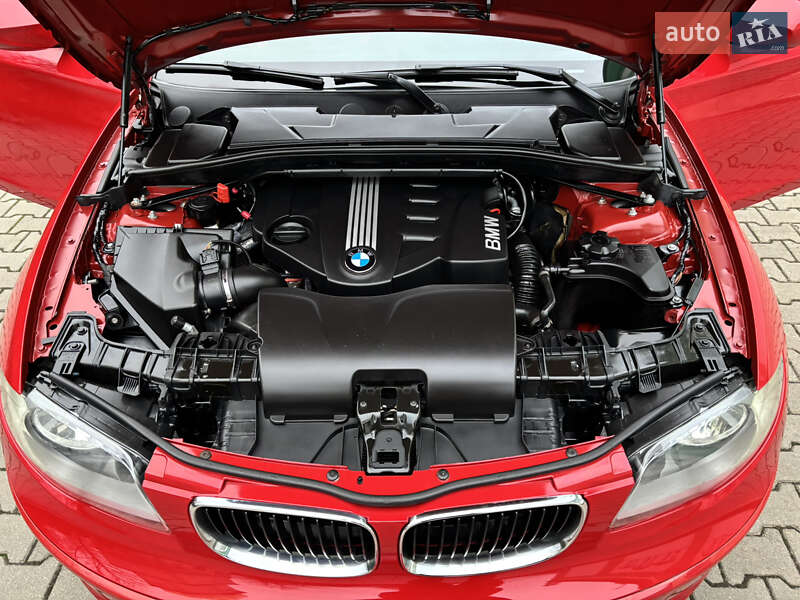 Хетчбек BMW 1 Series 2011 в Запоріжжі