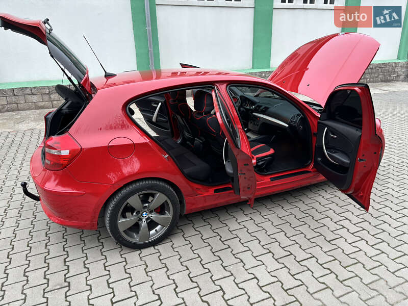 Хетчбек BMW 1 Series 2011 в Запоріжжі