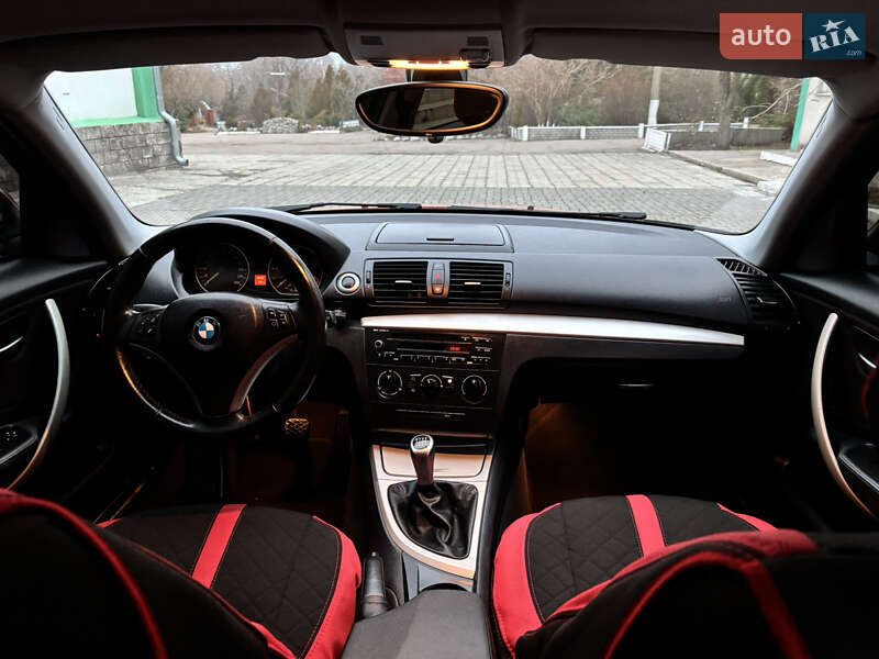 Хетчбек BMW 1 Series 2011 в Запоріжжі