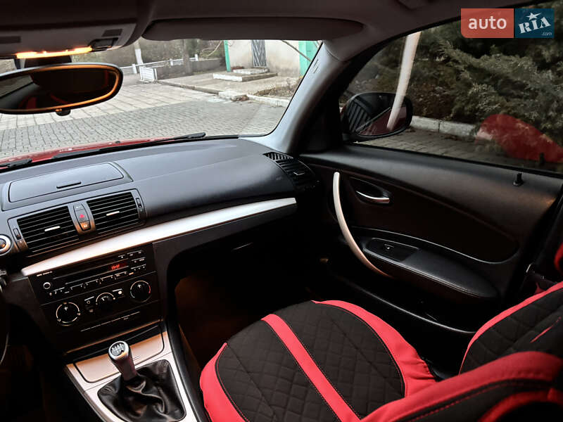 Хетчбек BMW 1 Series 2011 в Запоріжжі