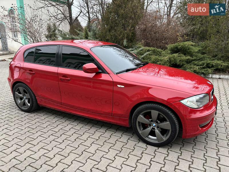 Хетчбек BMW 1 Series 2011 в Запоріжжі