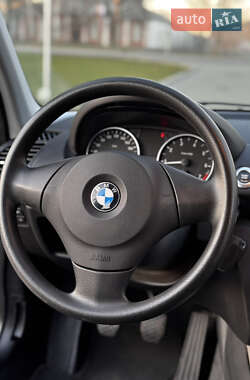 Хетчбек BMW 1 Series 2010 в 