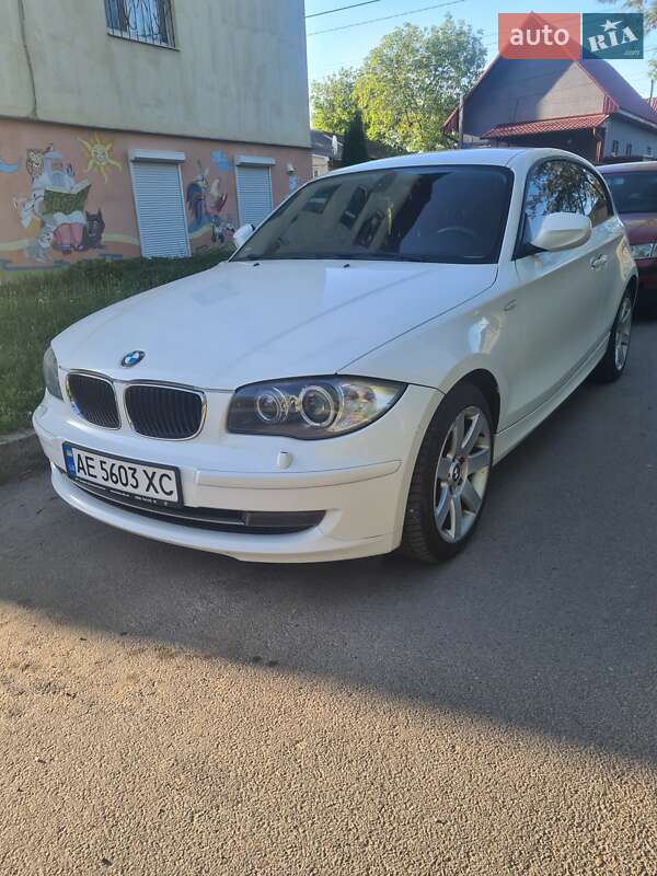 Хетчбек BMW 1 Series 2010 в Чугуєві фото 4 Хетчбек BMW 1 Series 2010 в Чугуєві