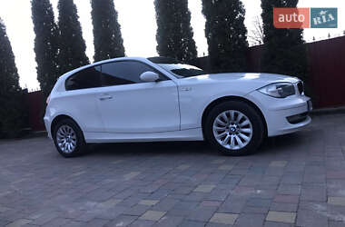 Хетчбек BMW 1 Series 2009 в 