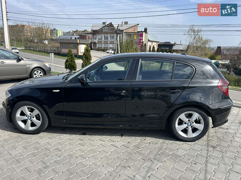 Хетчбек BMW 1 Series 2008 в Чернівцях