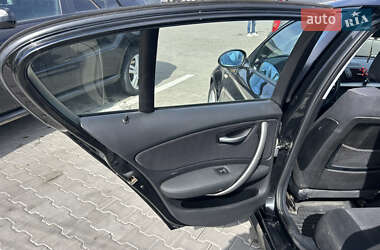 Хетчбек BMW 1 Series 2008 в 
