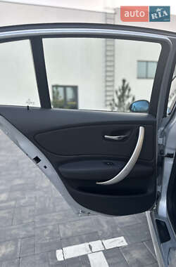 Хетчбек BMW 1 Series 2009 в 