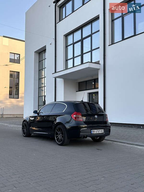 Хэтчбек BMW 1 Series 2008 в Ровно