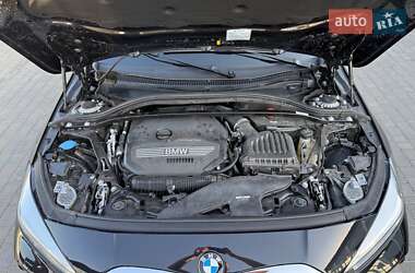 Хетчбек BMW 1 Series 2023 в 