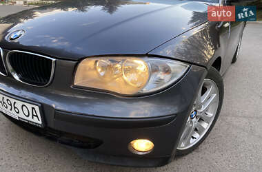 Хэтчбек BMW 1 Series 2006 в 