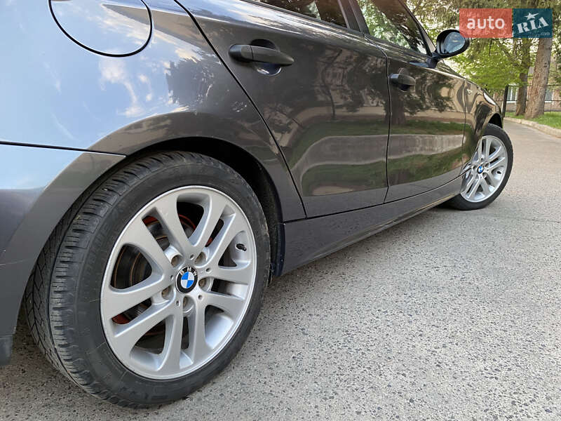 Хетчбек BMW 1 Series 2006 в Зміїві